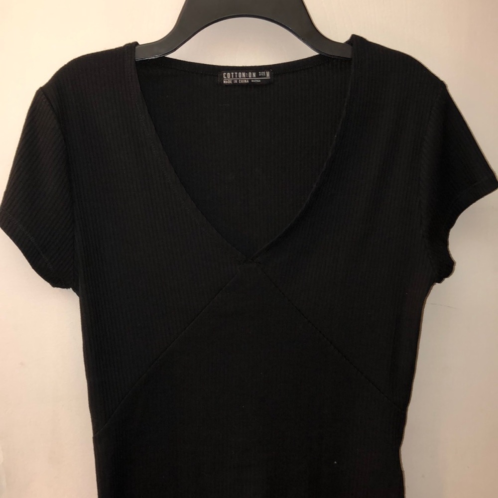 Two Cropped V Neck Ribbed Shirts - Picture 5 of 7